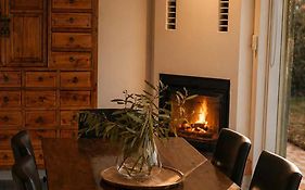 Whalers Rest- Ocean Front- Victor Harbor